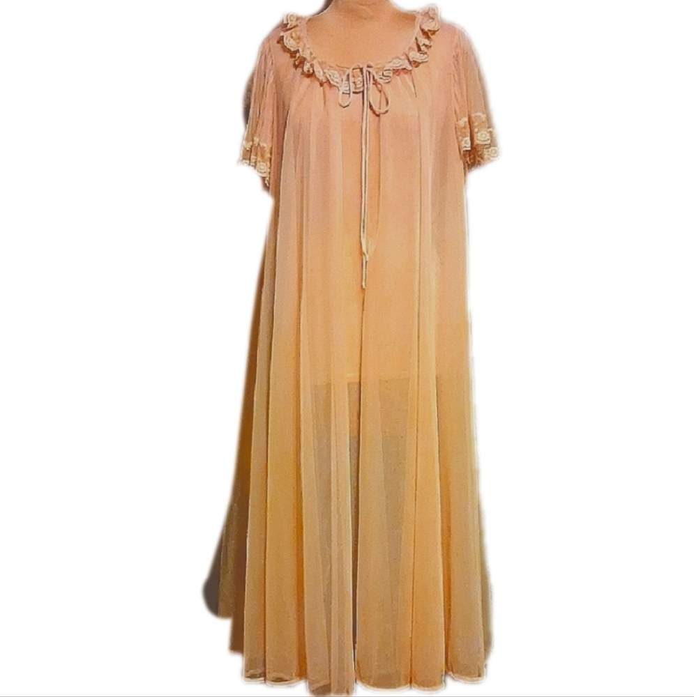 Vintage Robe You REALLY WANT TO OWN